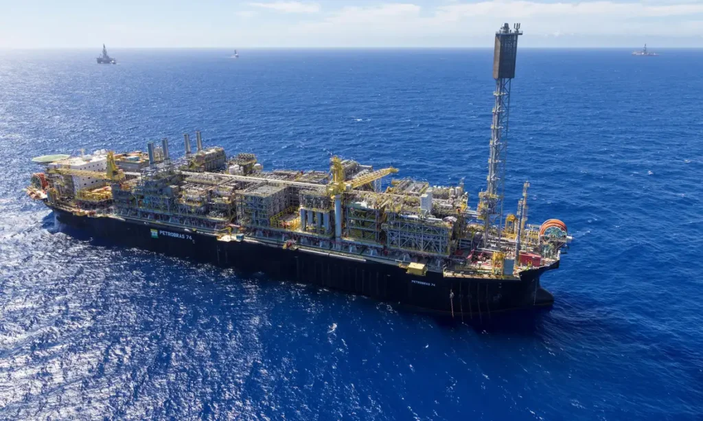 Petrobras bate recorde de produção e amplia exportações em 2025