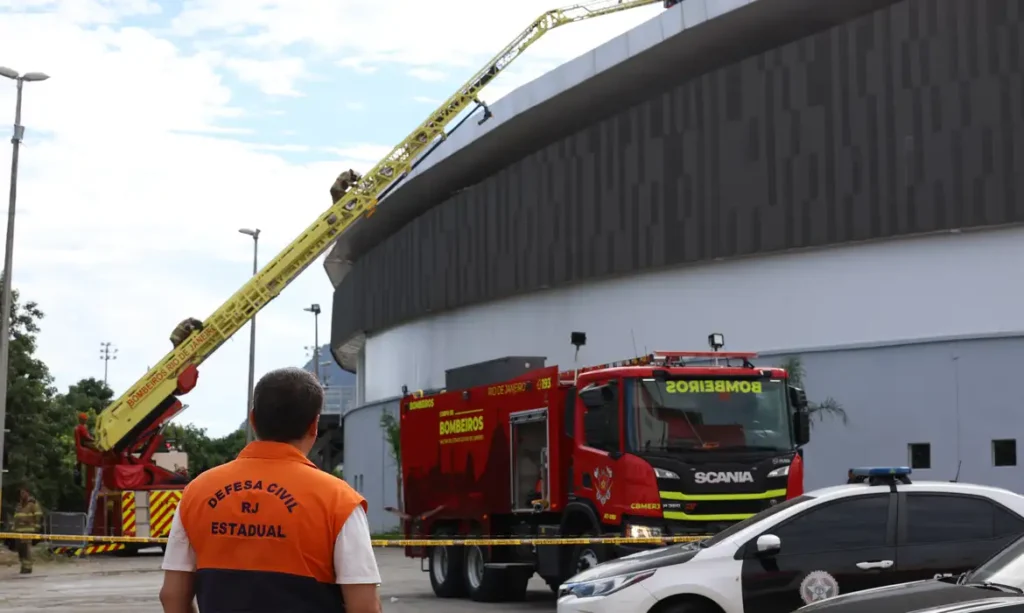 Incêndio no Velódromo do Rio é controlado; pista não teve impacto