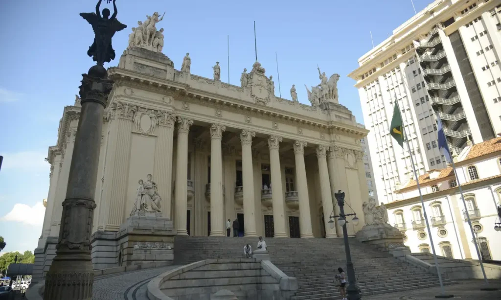 Justiça nega liminar para suspender eleição para presidência da Alerj