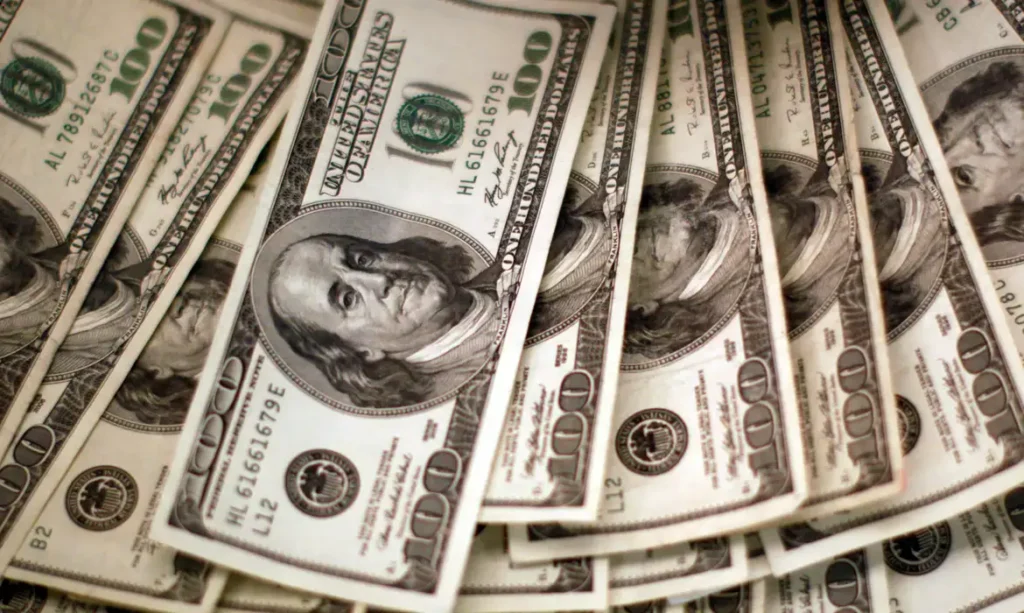 Dólar sobe para R$ 5,18 e atinge maior valor desde fim de março