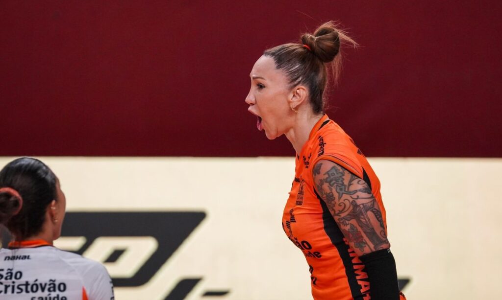 Tifanny se pronuncia após regra que veta trans no vôlei: “Retrocesso”